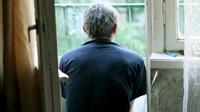 МЧС России пояснило, как будет наказывать за курение на балконах