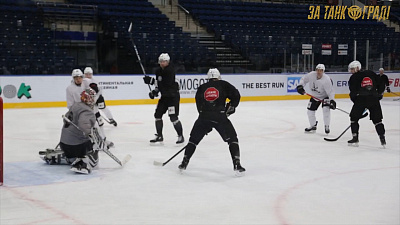 Смотрим, как челябинский «Трактор» готовится к матчу с минским «Динамо»