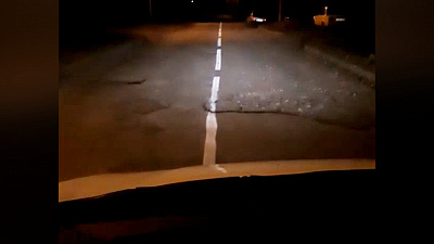 Бездорожье с разметкой: в Снежинске красят разбитый асфальт