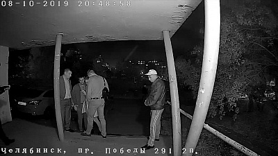 Следственный эксперимент с предполагаемым маньяком зафиксировала камера домофона