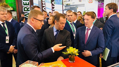 Дмитрий Медведев положительно оценил продукцию южноуральских аграриев