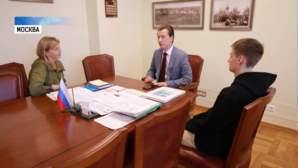 Южноуральцу провели экскурсию по Государственной Думе