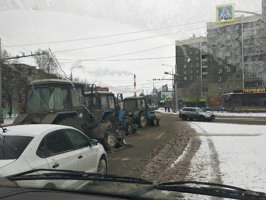 Снежная улица. Зеленый снег в челябинске. Из них 47 знаю английский. Снег в челябинске сегодня. На фирме работают 67 человек из них 47.