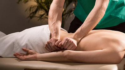 Работа массажистом: обязанности, преимущества, недостатки, особенности получения должности