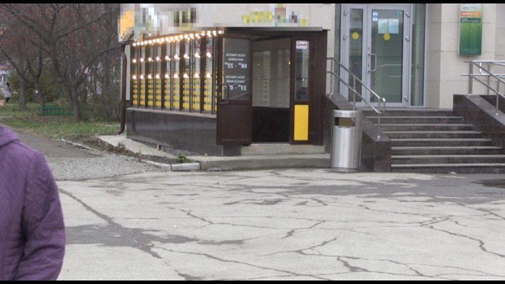 Торговый павильон захватил муниципальную землю