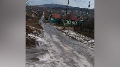 Миасс борется с ледяными дорогами