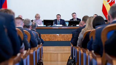 Главы районов могут равняться на Текслера в выстраивании диалога с населением, считают политологи