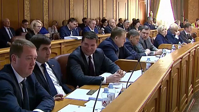 ﻿Южноуральские депутаты приняли в первом чтении бюджет на будущий год