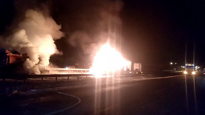 Автоцистерна вспыхнула на трассе М-5 после ДТП