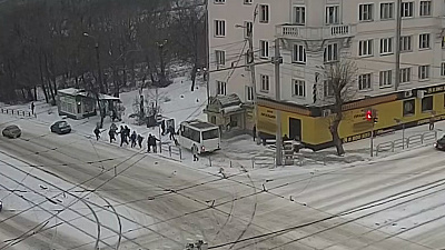 Страшное ДТП: маршрутное такси сбивает пешехода. Видео 18+