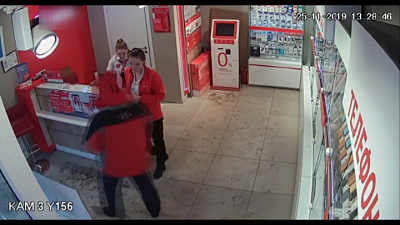 В Миассе парень украл телефон из магазина