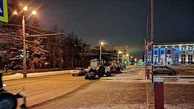 Сильный снегопад парализовал движение в Челябинске