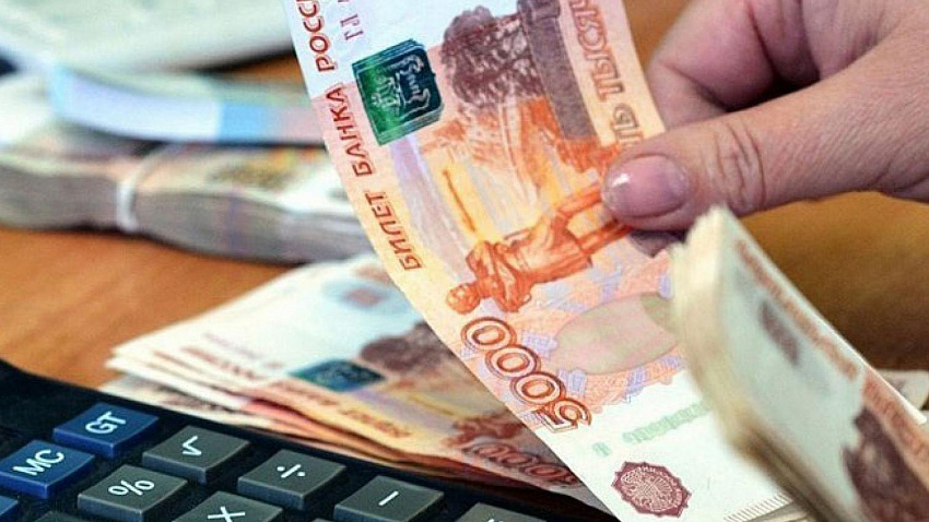 На зарплаты чиновников и депутатов Челябинской области выделили более четырех миллиардов рублей На зарплаты чиновников и депутатов Челябинской области выделили более четырех миллиардов рублей