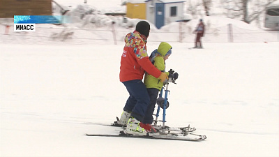 Дети с особенностями прокатились на горных лыжах