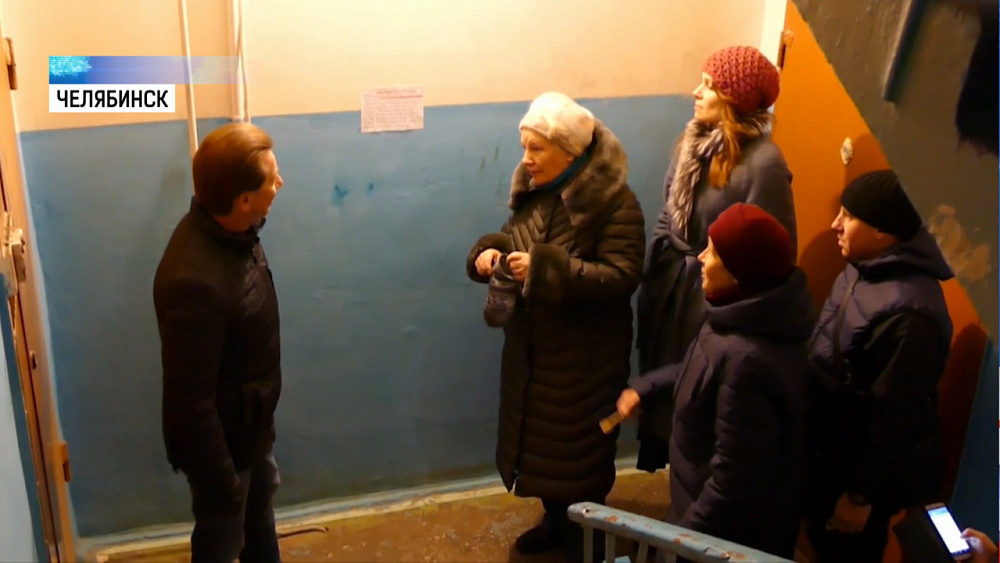 В челябинском доме восемь месяцев не работает лифт