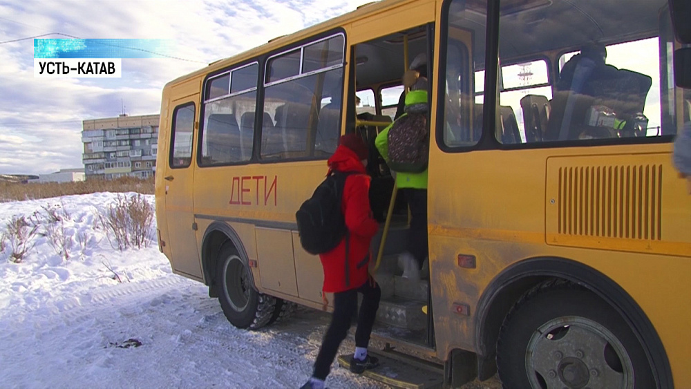 Детей Орловки заставляют сменить школу