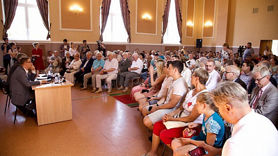 Текслер демонстрирует открытость власти и реакцию на запросы граждан