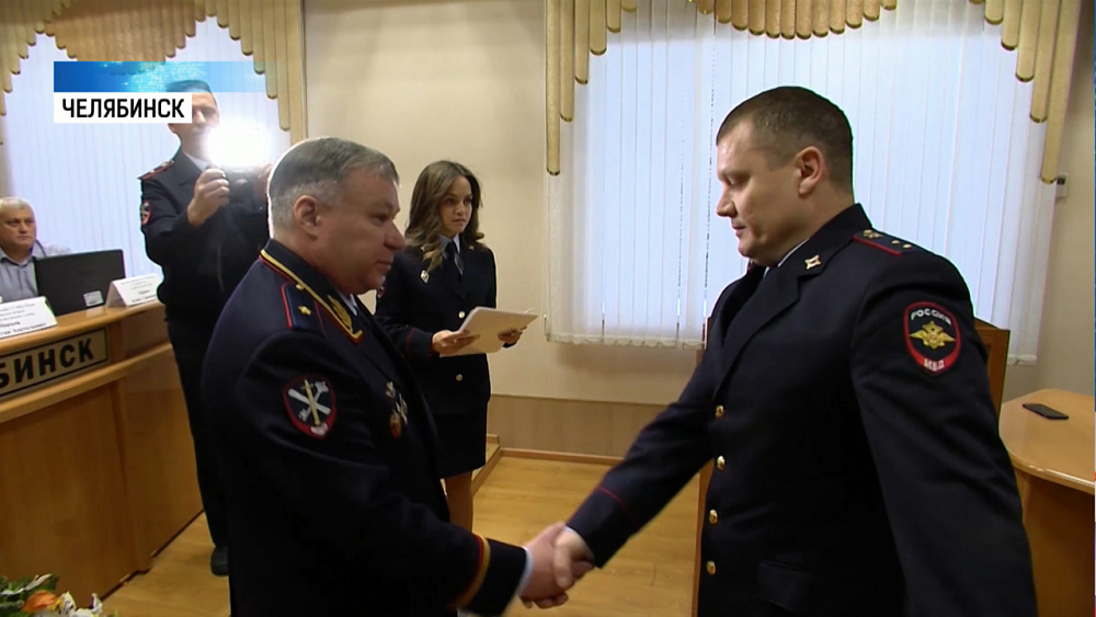 Сотрудникам полиции вручили ключи от новых квартир