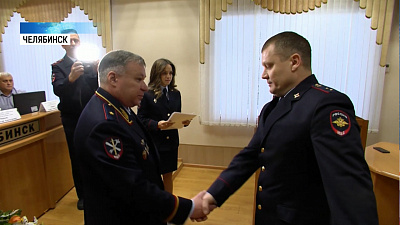 Сотрудникам полиции вручили ключи от новых квартир