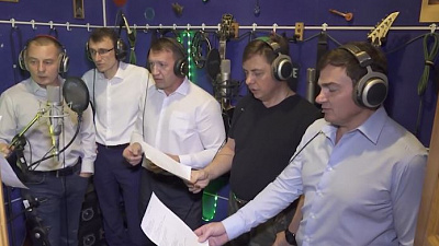 К Новому году железнодорожники записали клип на песню Басты 