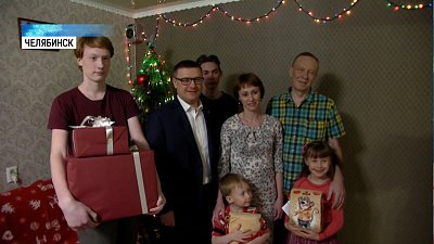 Алексей Текслер присоединился к акции «Ёлка желаний»