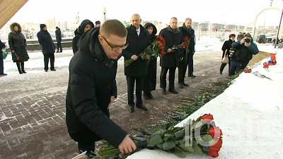 Алексей Текслер почтил память людей, погибших в Магнитогорске год назад