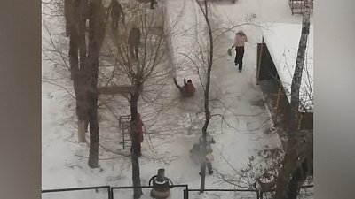 Ледяная горка для тех, кому за…