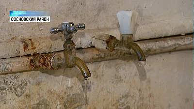 Жители дома в Долгодеревенском жалуются на жильё