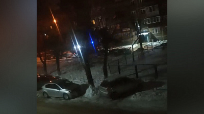 Машина службы спасения не смогла пробиться к пожару из-за сугробов