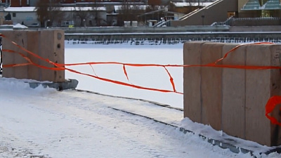 ﻿Забор, который пропал в центре Челябинска, на самом деле не похитили