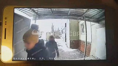 Грабители вошли в подъезд вслед за ребенком