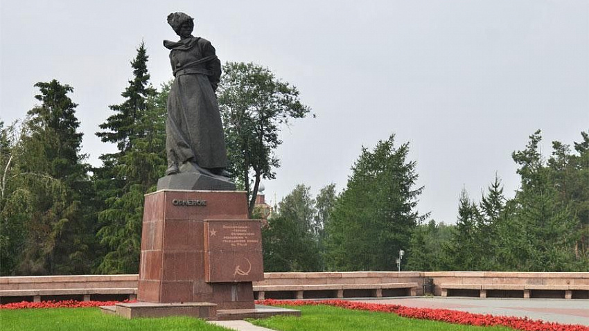 Администрация Челябинска определила фирму, которая отремонтирует памятник Орленку Администрация Челябинска определила фирму, которая отремонтирует памятник Орленку