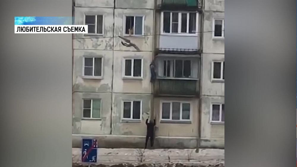 В Озёрске 7-летний мальчик спускался по трубе