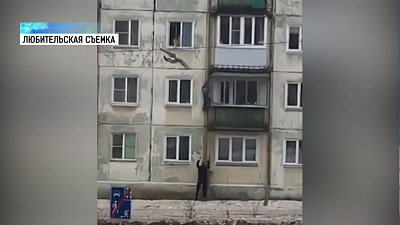 В Озёрске 7-летний мальчик спускался по трубе