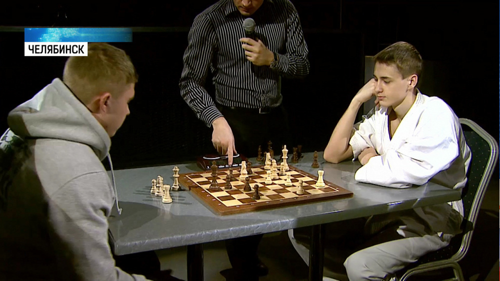 Каратисты и боксёры сразились на шахматном поле