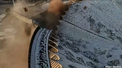 Страшная гибель человека во время обрушения гигантского комплекса