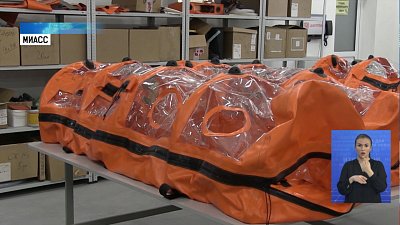 В Миассе делают изолирующие боксы