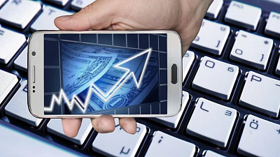 «С меня сняли 14 тысяч»: жительница Челябинска «подарила» деньги с кредитной карты мошенникам