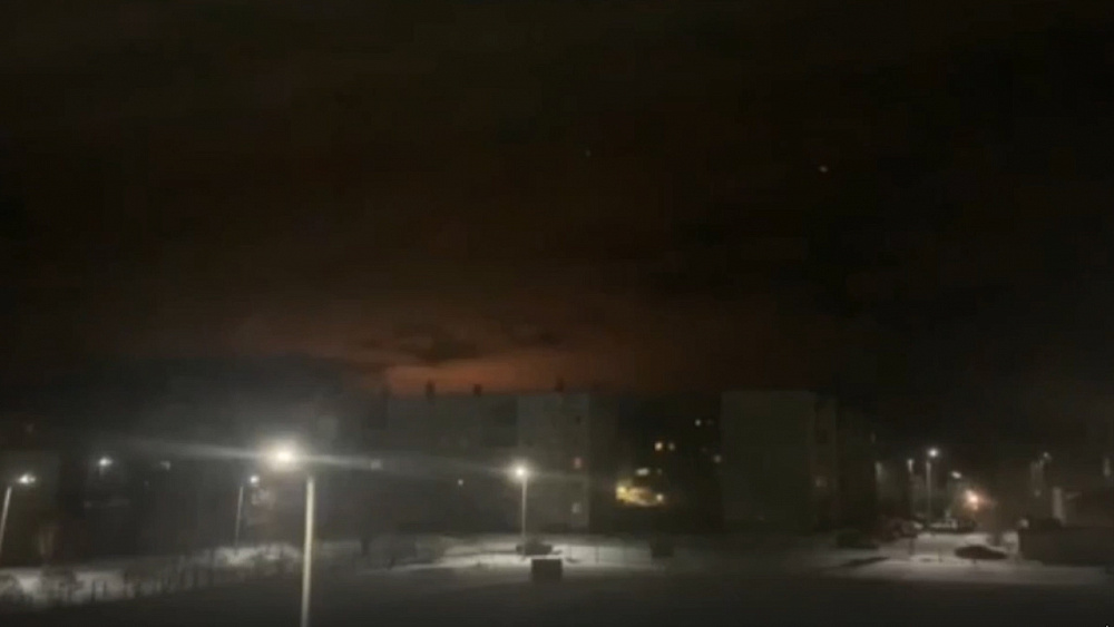 В небе над Чебаркулем заметили загадочные вспышки