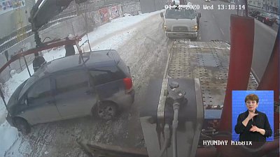 В Челябинске машину эвакуировали с ребенком