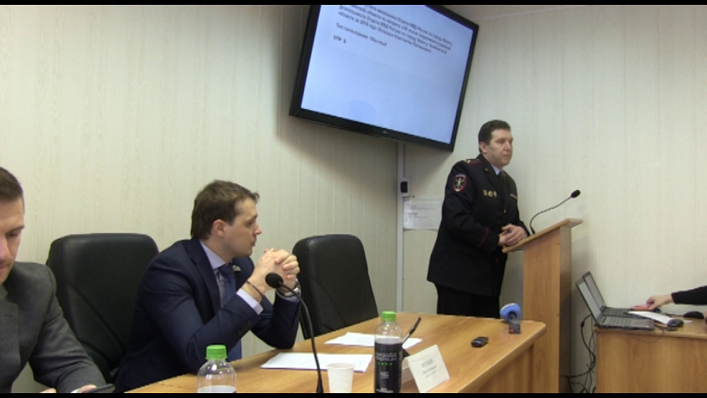 Депутаты заслушали доклад начальника МВД