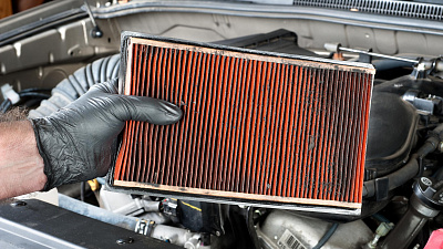 Следы моторного масла на воздушном фильтре: 4 причины