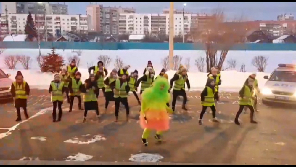 «Засветись и передай другому!»