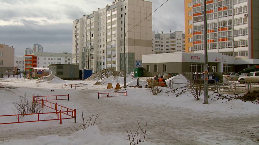 Мужчина с ножом напал на женщину