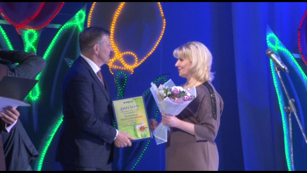 АЗ «Урал» поздравил своих сотрудниц