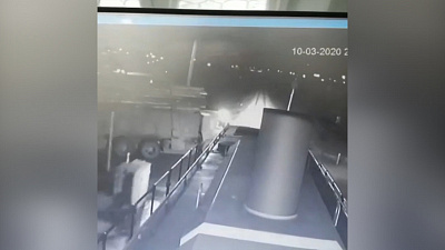 Лесовоз рискнул и попал под тепловоз: видео ДТП на железнодорожном переезде