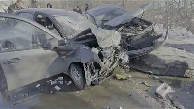 Лобовое столкновение в Троицке: женщина и двое детей в больнице