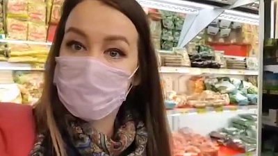 Эксклюзивное видео: из-за коронавируса все итальянцы надели маски