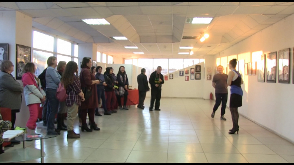 Галерея «Дирижабль» представила «Страшно красивых»