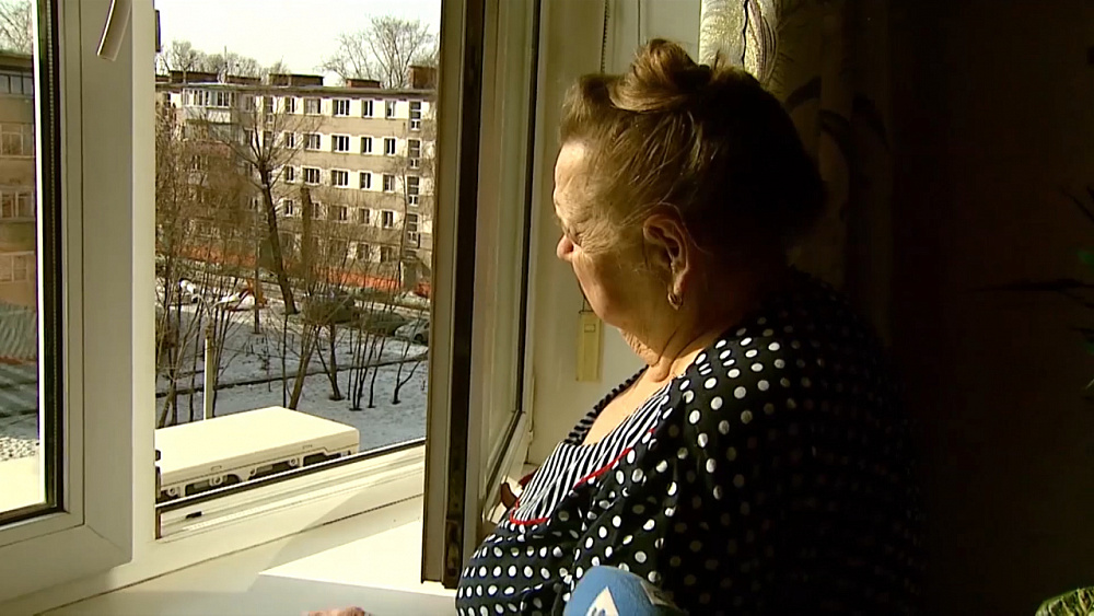 Пенсионерке вернули деньги за ненужный ремонт окна 